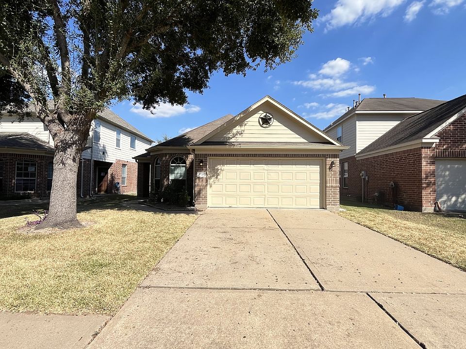 1st image of 15430 Fir Woods Ln