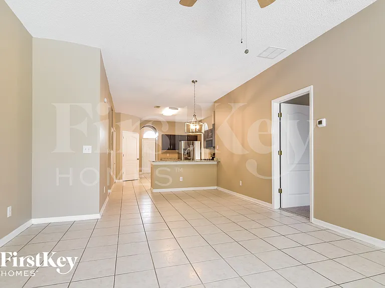 10424 Beneva Dr — Photo 2