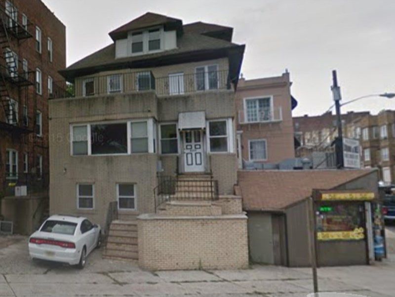 2nd image of 6313 Kennedy Blvd E