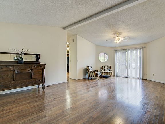 2nd image of 6900 Gold Oak Ln