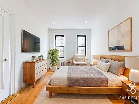 5th image of 100 Cooper St APT 1D