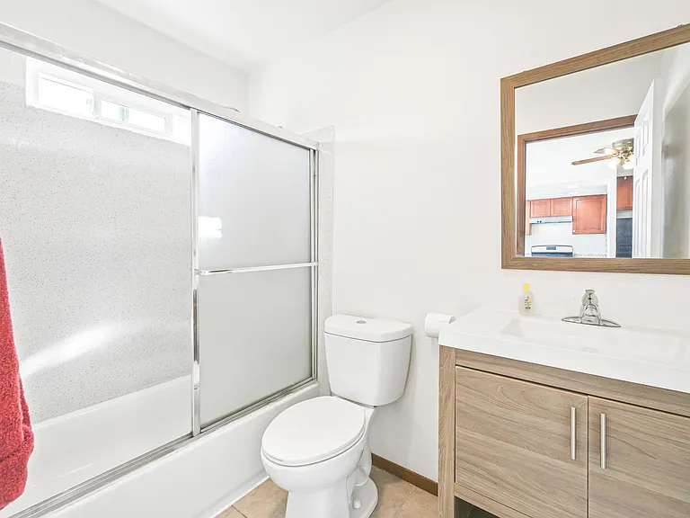 1609 B St #1 — Photo 7