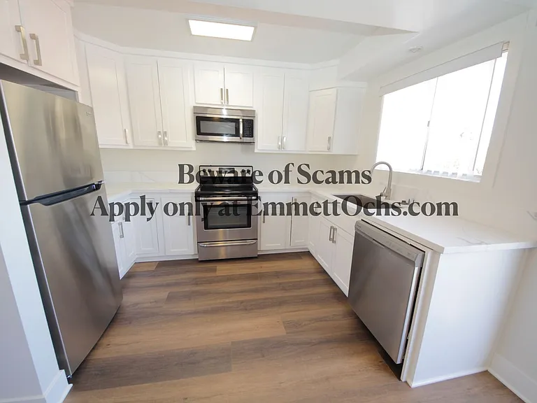 Roxbury Manor — Photo 5