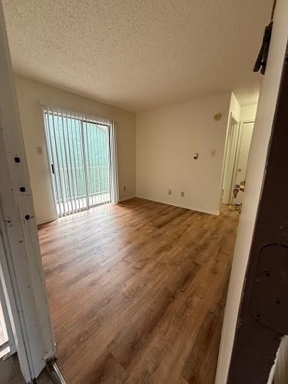 1st image of 1075 W Vanderbilt St #11508116