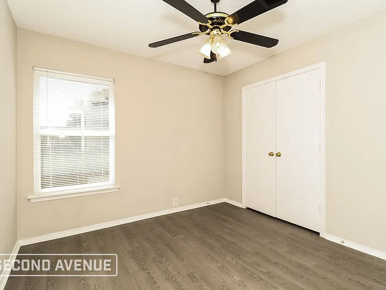 8525 Auburn Dr — Photo 17