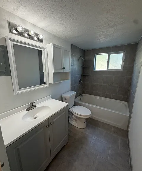 205 E 5th St #8 — Photo 7