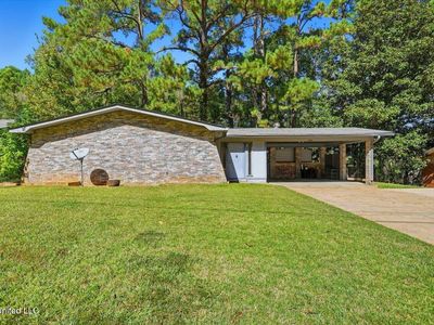 2372 Upper Dr, Pearl, MS, 39208