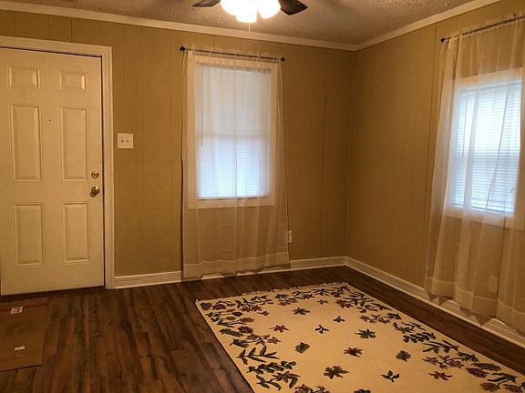 3rd image of 830 1st Ave