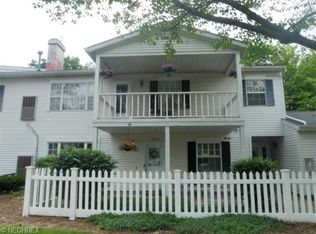 17642 E Brook Trl, Chagrin Falls, OH 44023