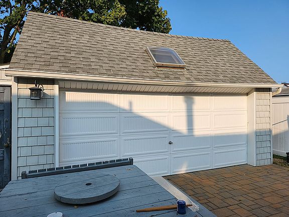 2nd image of 898 Merillon Ave