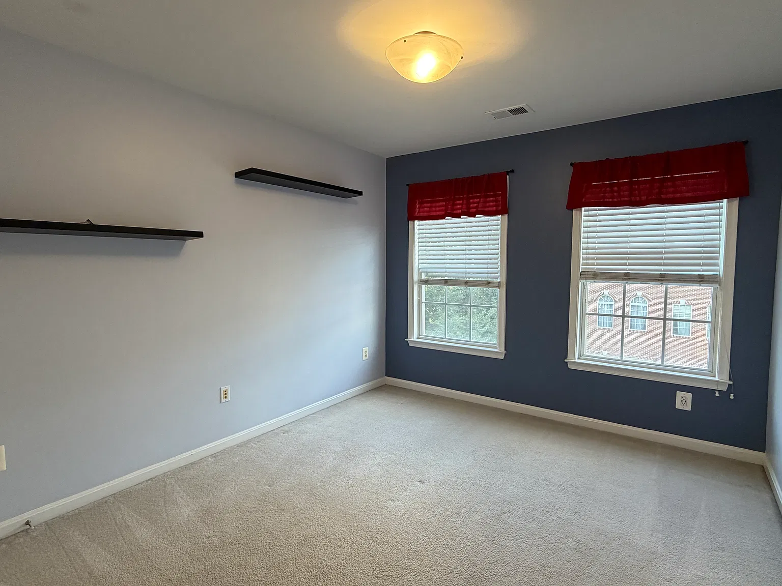 3 bed, 2134 sqft, $3,400 — Photo 3