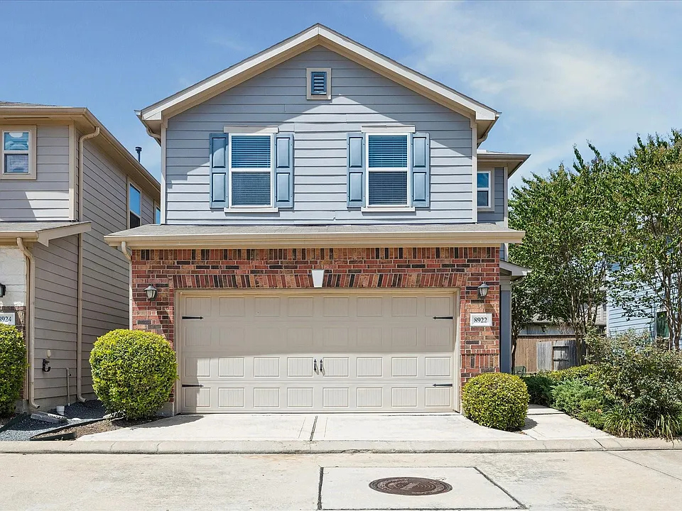 8922 Hollister Commons Ln
