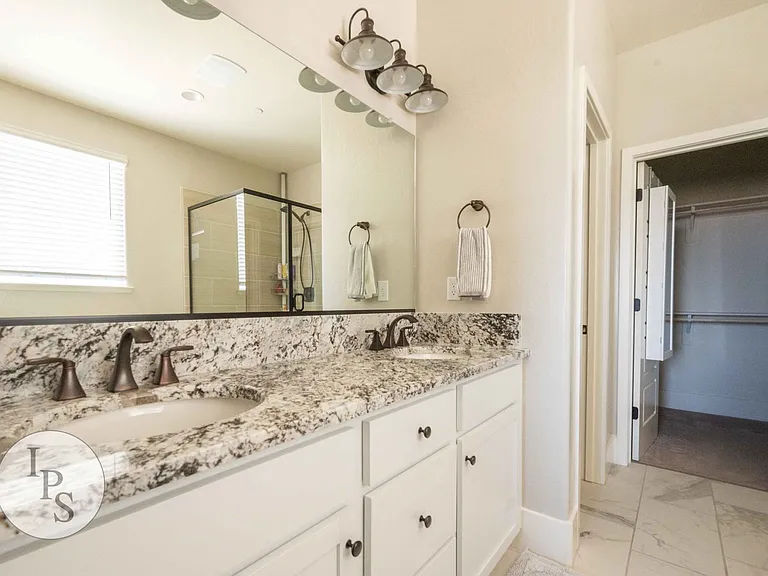 4299 Vineyard Dr — Photo 37