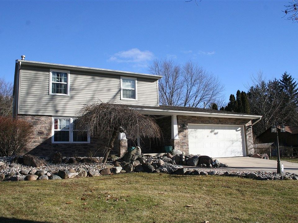 1st image of 2496 Redwood Dr