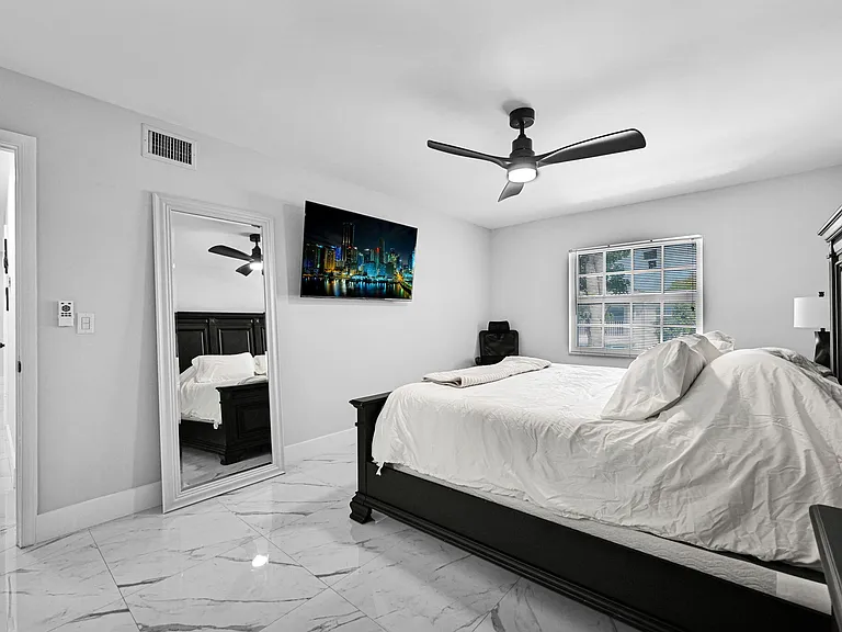 6279 Bay Club Dr #3 — Photo 32