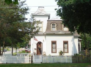 114 E Oak St, Greenville, MI 48838