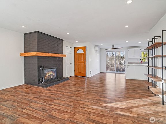 4th image of 1519 22nd Street NE #1627