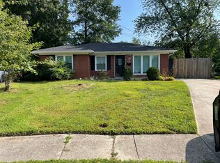 200 Lesane Ct, Louisville, KY 40214