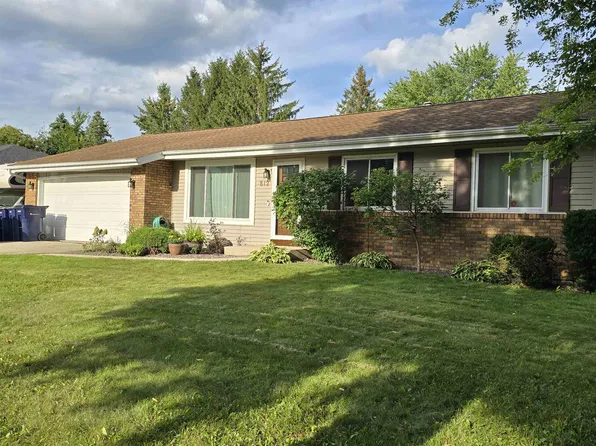 812 Victoria Pl, Janesville, WI 53546