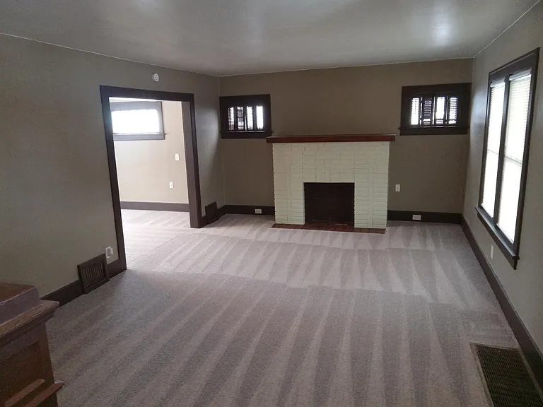 739 King St — Photo 3