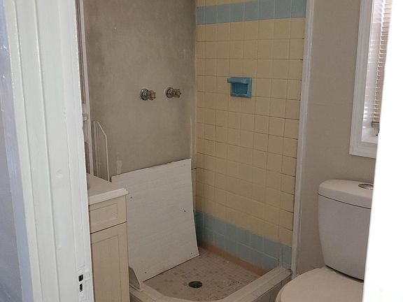 5th image of 3238 E Ocean View Ave