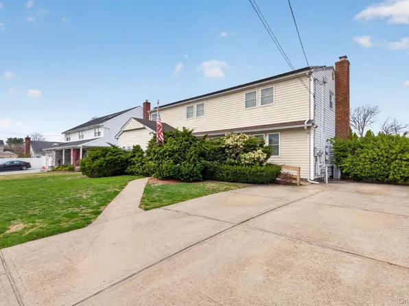 1710 Saint Marks Avenue, North Merrick, NY 11566