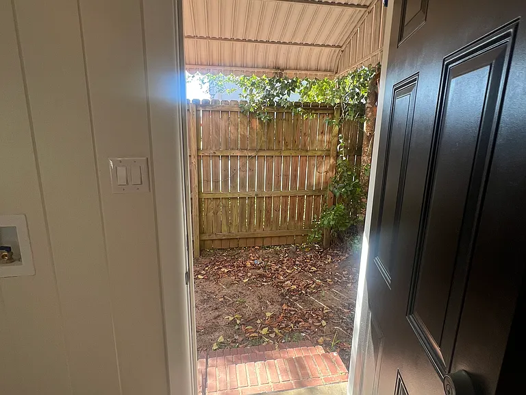 1445 E Lafayette St #6 — Photo 6