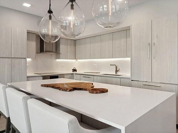 4th image of 111 SE 1st Avenue #318