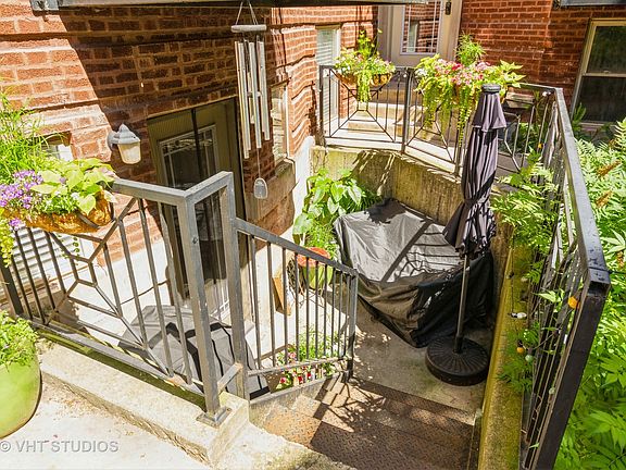 3rd image of 1340 W Greenleaf Ave APT 3G