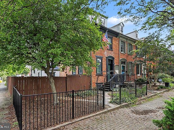 3rd image of 314 W Newton Ave #316