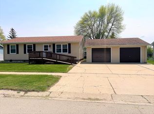1500 Westminster Dr, Brookings, SD 57006