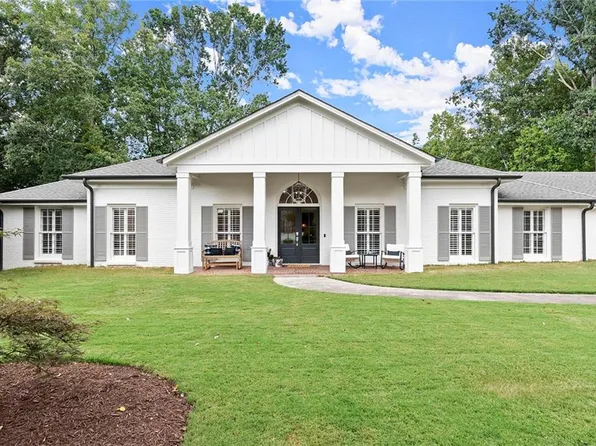 375 Fallen Leaf Ln, Roswell, GA 30075