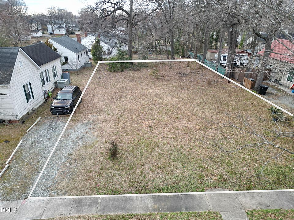 2nd image of 211 Gilmer St Lot 211