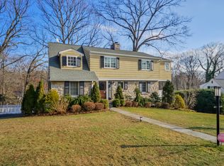 5 Braxmar Ln, Harrison, NY 10528