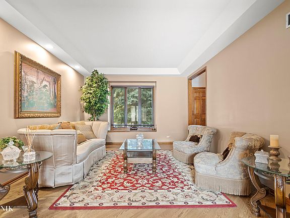 5th image of 22W027 Thorndale Ave