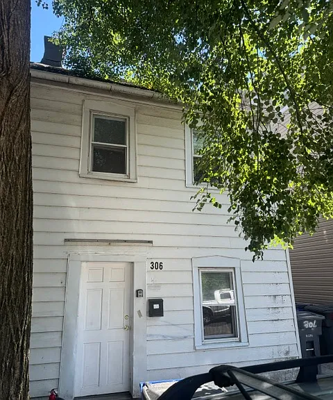 306 Walnut St — Photo 2
