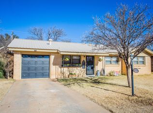 1550 W Lynn St, Slaton, TX 79364