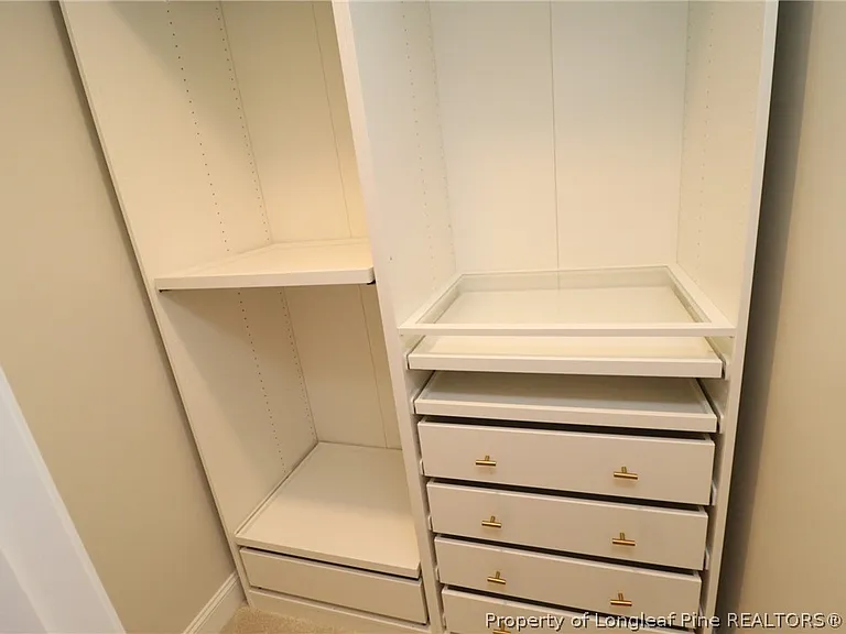 410 Boscawen Ln — Photo 33