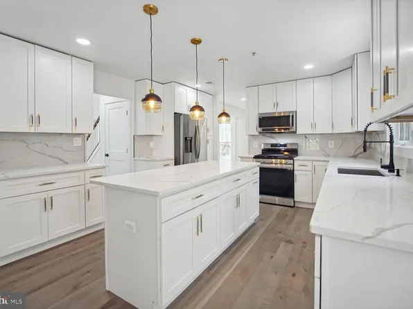 5208 Janesdale Ct, Glenn Dale, MD 20769