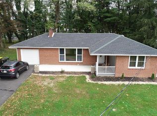 3883 E Hopewell Rd, Center Valley, PA 18034