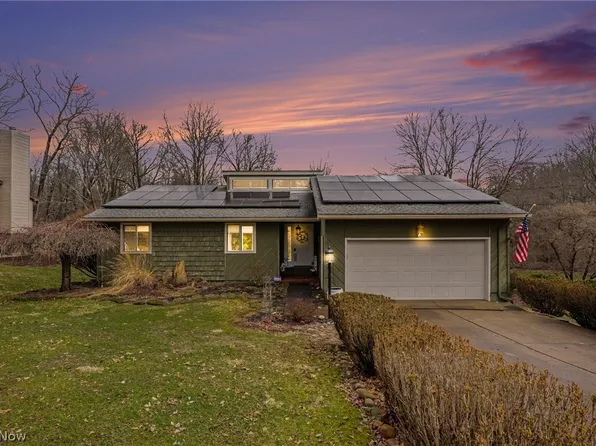 1511 Homestead Dr, East Liverpool, OH 43920