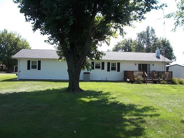 2nd image of 2115 E Lake Shore Dr
