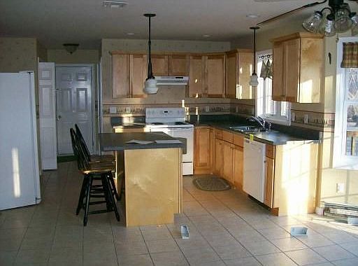 2nd image of 282 S Centerville Rd