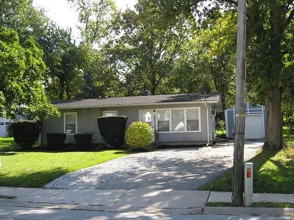 (undisclosed Address), Crown Point, IN