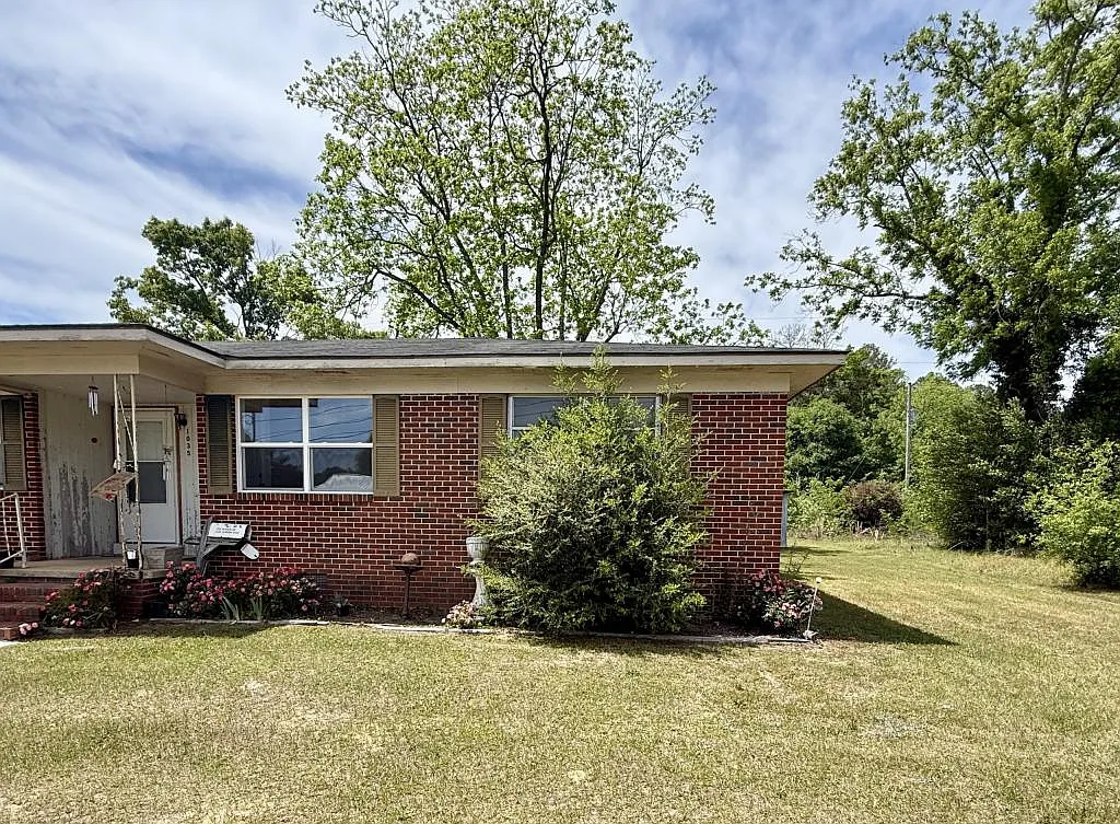 1033 Morrow Ave — Photo 2
