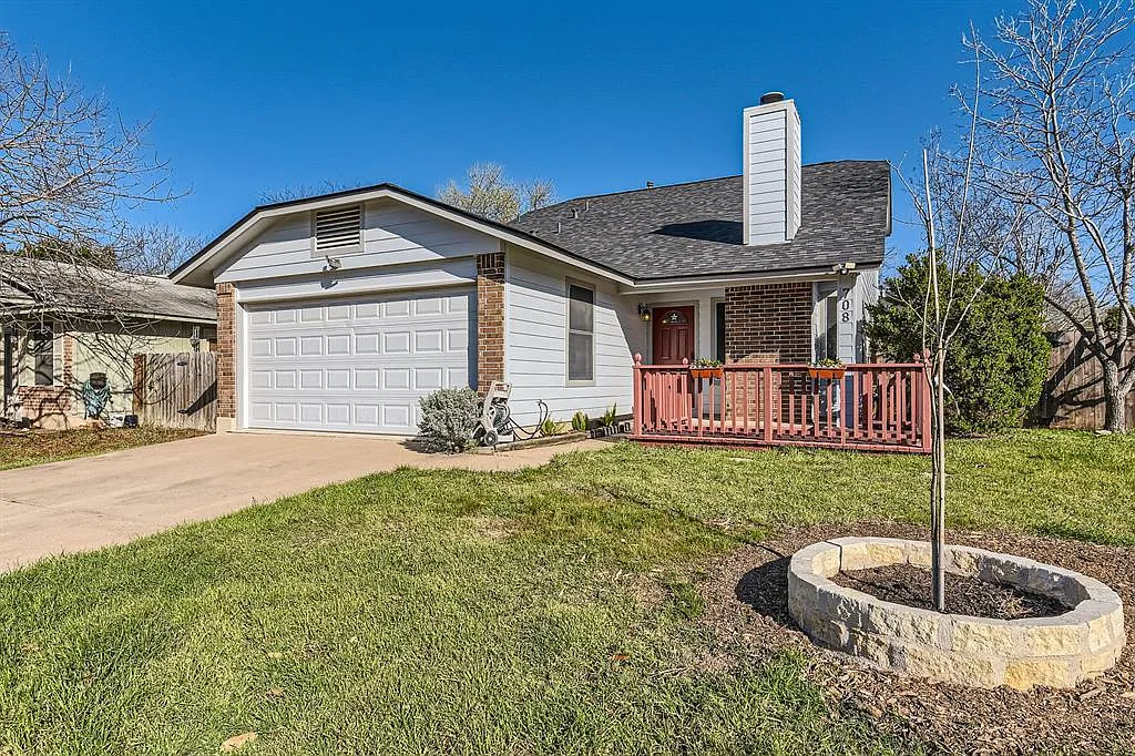 3 bed, 2.0 bath, 1154 sqft, $2,200 — Photo 3