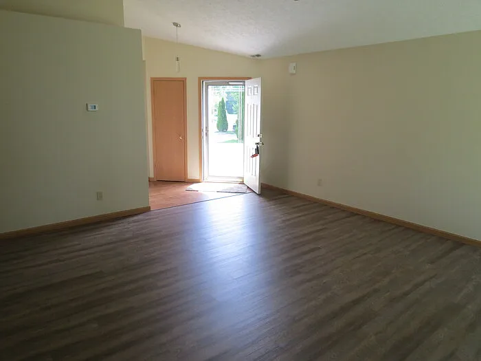 3 bed, 2.0 bath, 1233 sqft, $1,850 — Photo 4