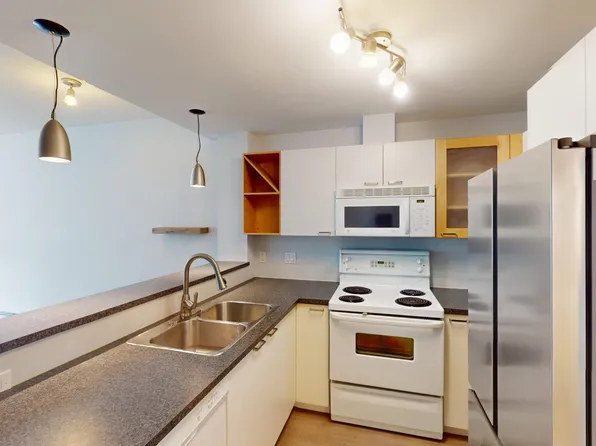 105 24th Ave SW, Calgary, AB T2S 0J8