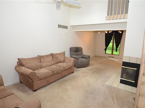 4th image of 38 Eaglesfield Way