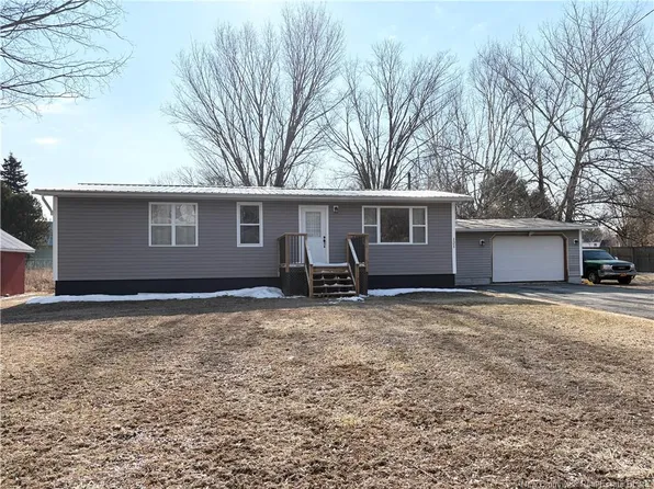 121 Wentworth St, Woodstock, NB E7M 2Z4